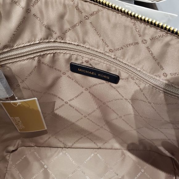 Michael Kors Charlotte Large Tote - Picture 8 of 8